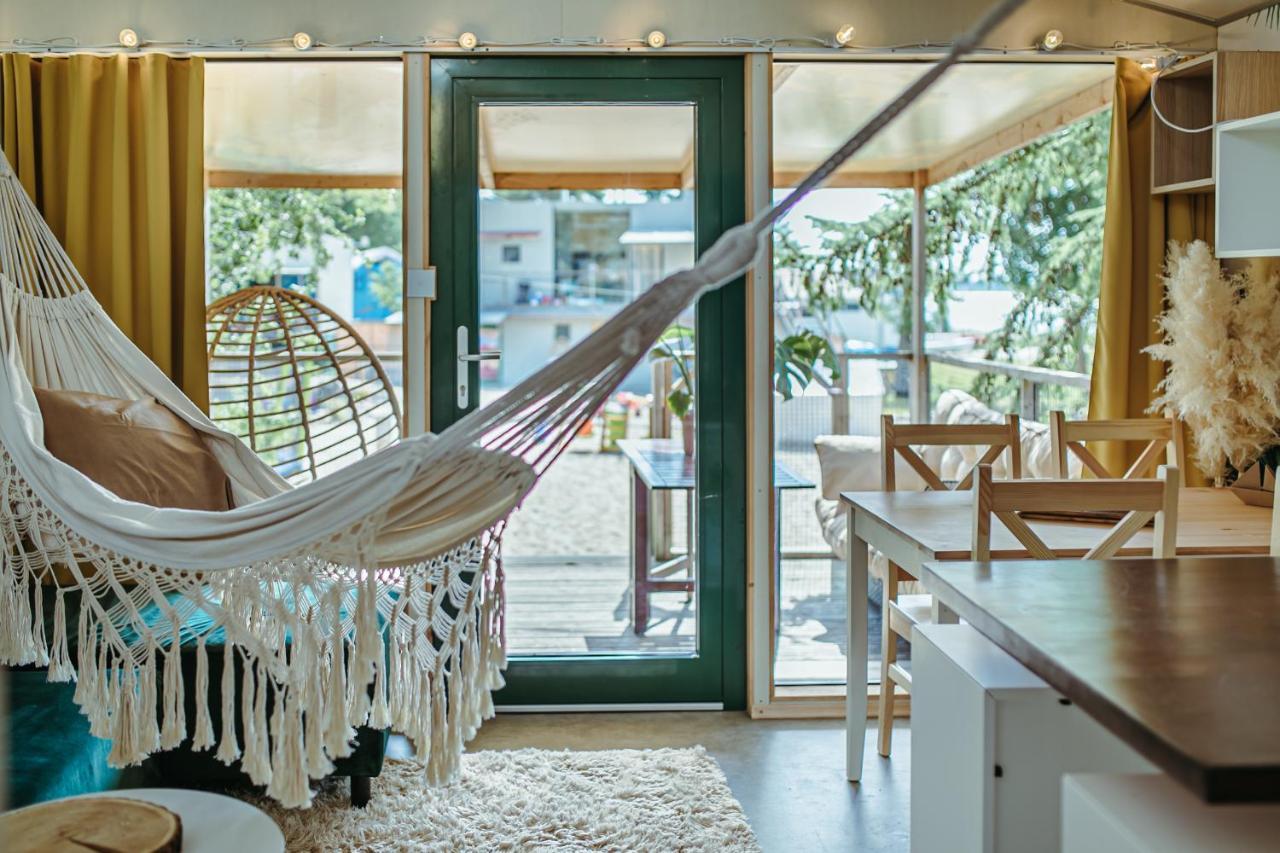 Herbals - Tree&Lake Houses With Bath, Sauna, Bikes, Motorboat Mielno  Quarto foto