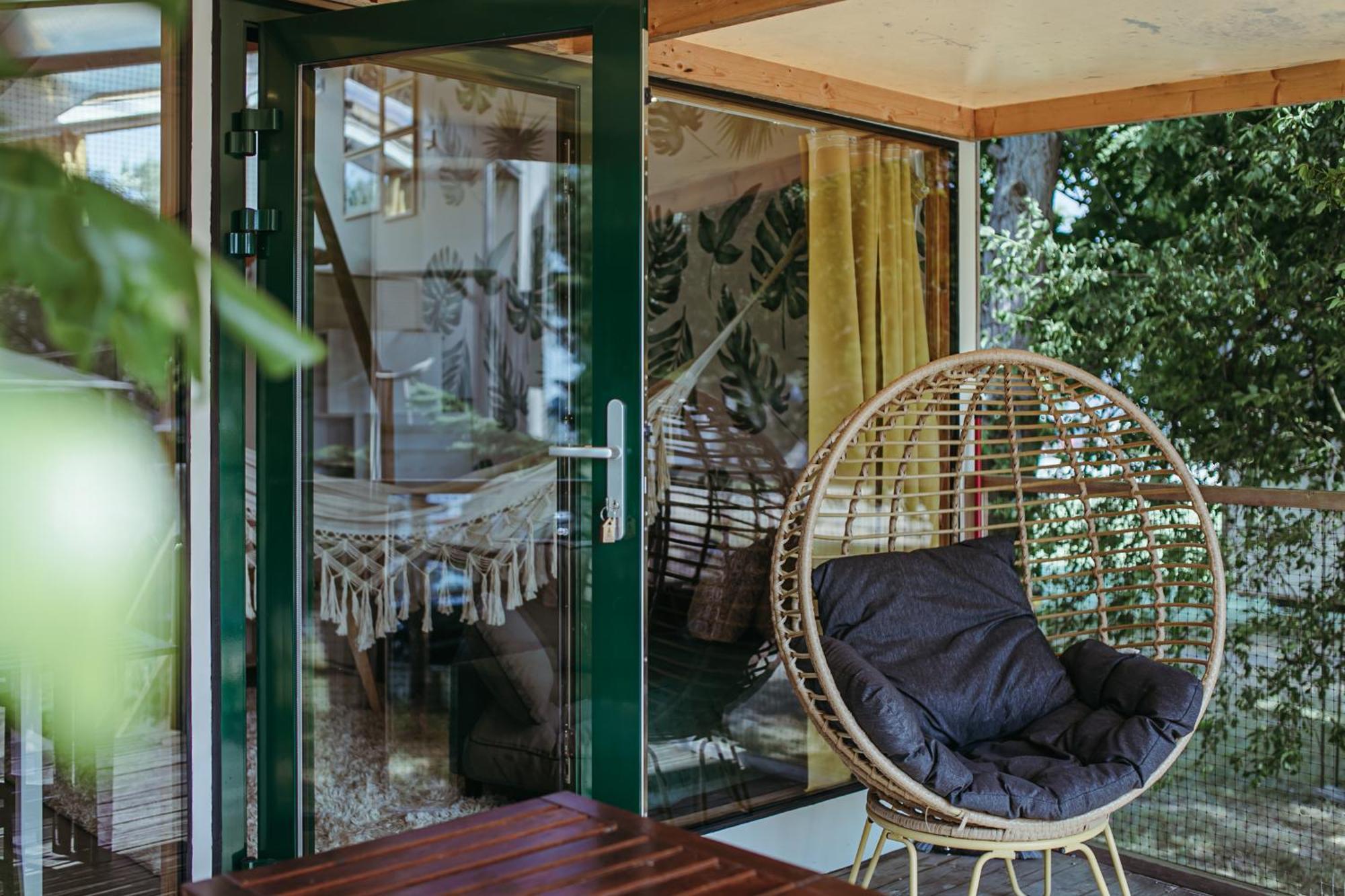 Herbals - Tree&Lake Houses With Bath, Sauna, Bikes, Motorboat Mielno  Quarto foto