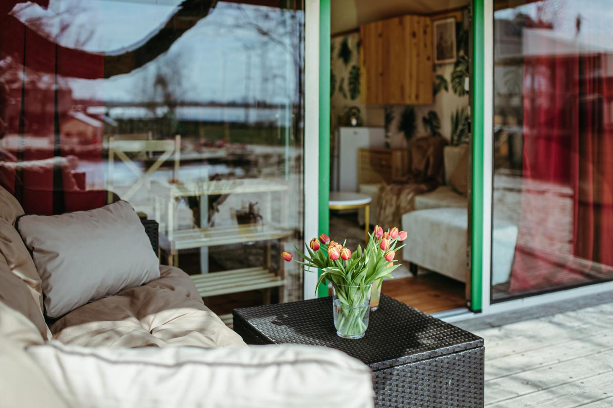 Herbals - Tree&Lake Houses With Bath, Sauna, Bikes, Motorboat Mielno  Quarto foto