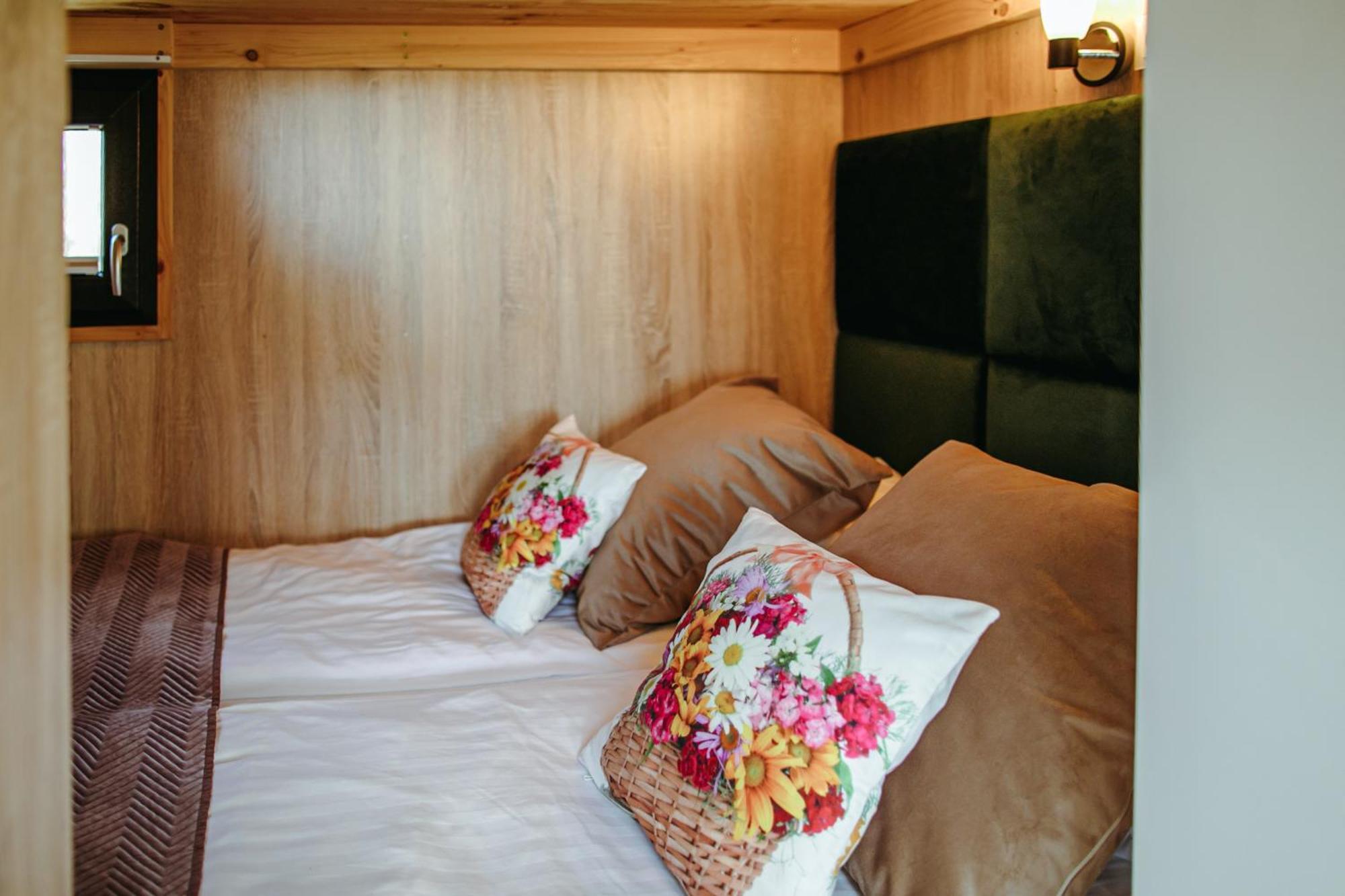 Herbals - Tree&Lake Houses With Bath, Sauna, Bikes, Motorboat Mielno  Quarto foto