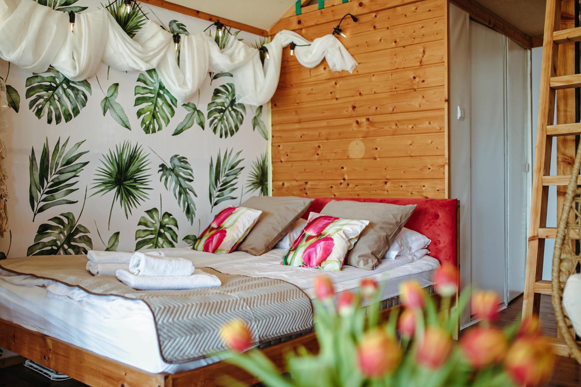 Herbals - Tree&Lake Houses With Bath, Sauna, Bikes, Motorboat Mielno  Quarto foto